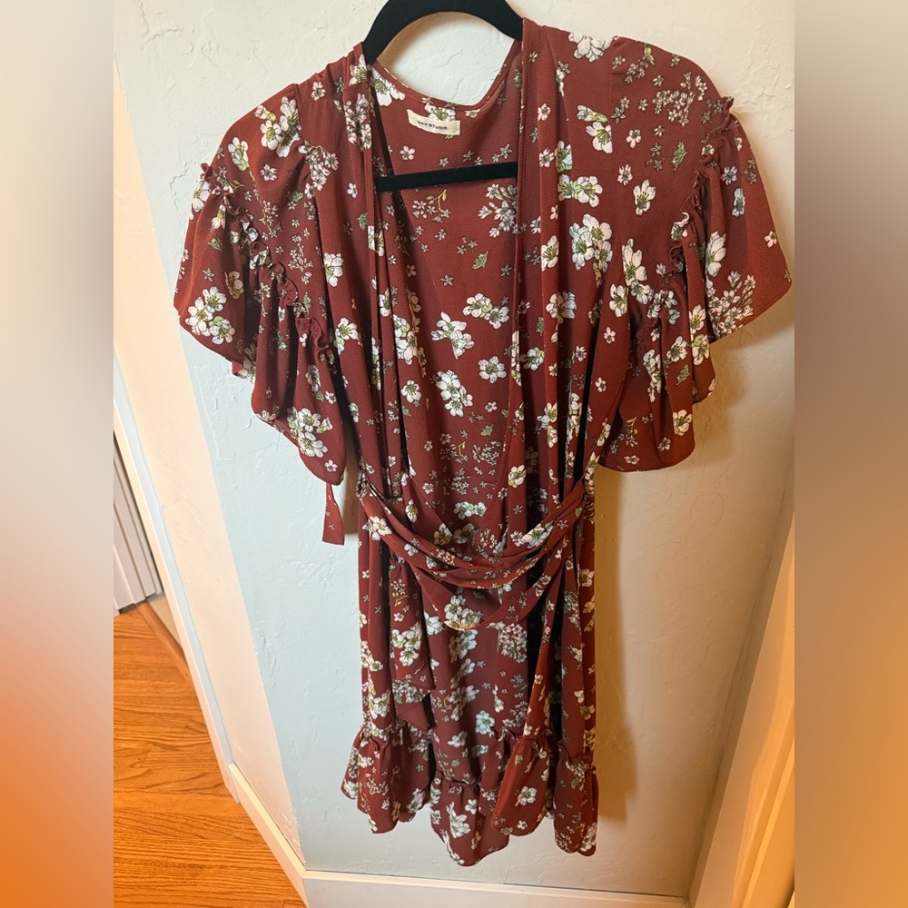 Max Studio Women's Crepe Ruffle Sleeve Wrap dress size M 8912C60